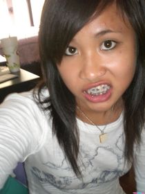 She don't shave clit but